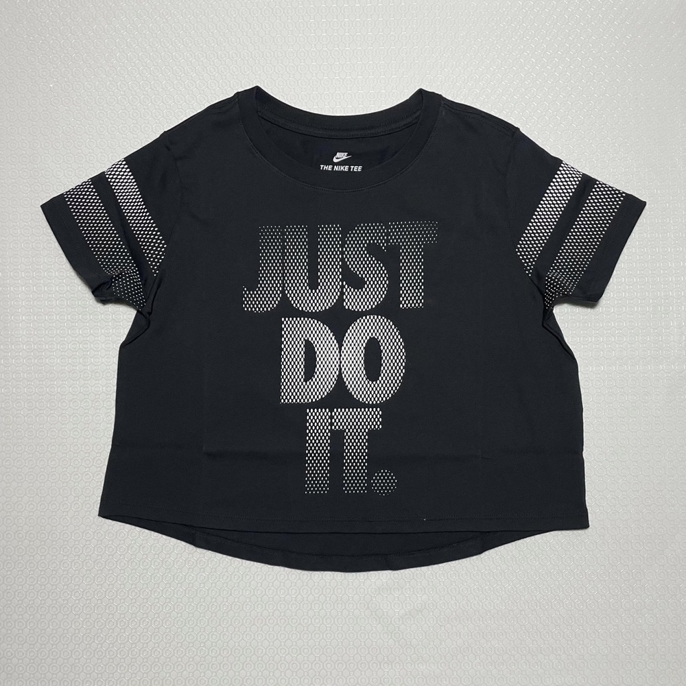 Nike Black Short Sleeve T-shirt w/ Gradient “JUST DO IT” Text+Polka Dot Sleeves